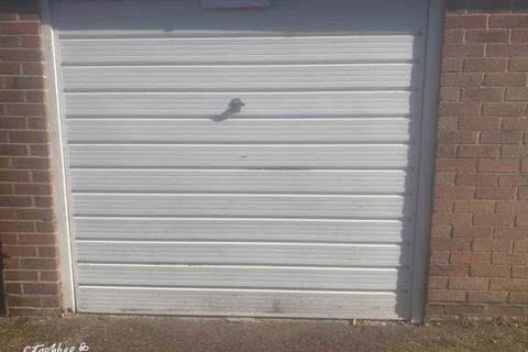 Garage to rent, Exeter Road, London NW2