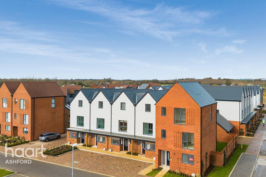 The Marlowe, Highwood Drive, Chilmington 3 bed terraced house for sale
