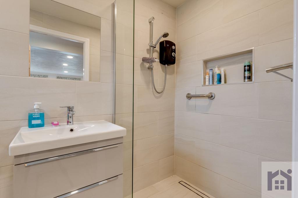 Ground floor bathroom