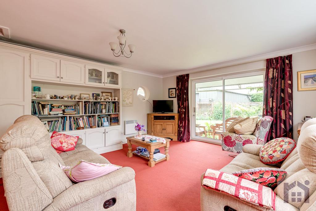 Living room/bedroom four