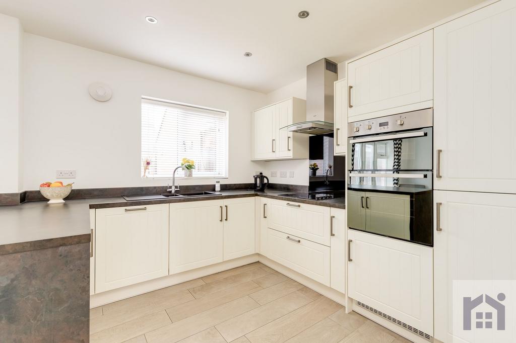 New Mill Street, Eccleston, PR7 5FT 4 bed detached house £320,000