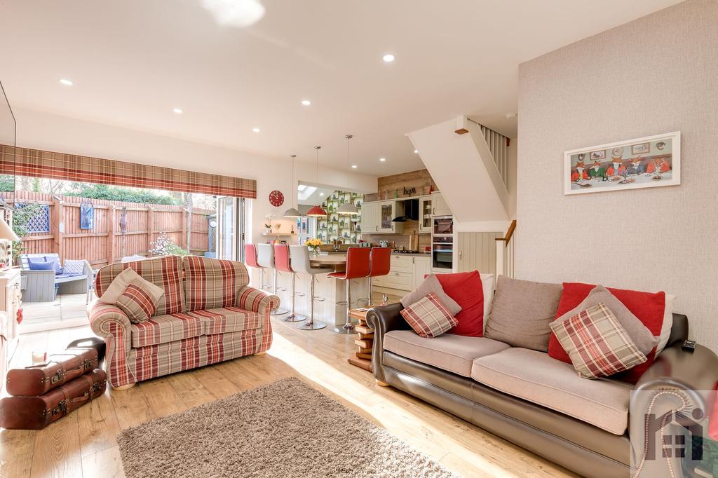Fox Lane, Leyland, PR25 1HA 3 bed terraced house £250,000