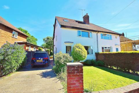 Foxburrows Avenue, Guildford, Surrey, GU2