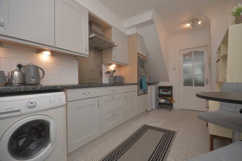 14 Broom Road, Rosneath, Helensburgh, G84 0RY