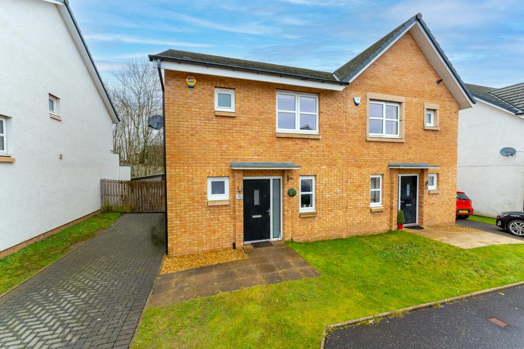 Falcon Drive, Newton Mearns... 3 bed semidetached villa £275,000