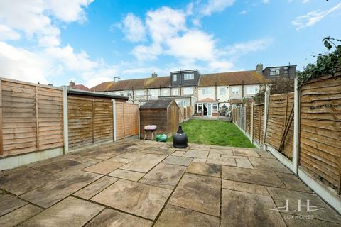41 Fourth Avenue, Romford, RM7 0UB