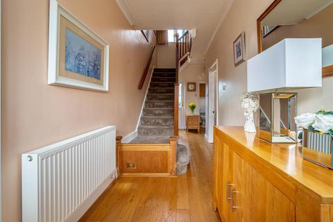 10 Highfield Drive, West Wickham, BR4 9NH