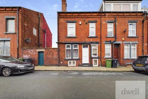 7 Knowle Grove, Leeds, LS4 2PN