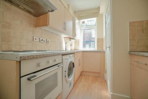 7 Knowle Grove, Leeds, LS4 2PN