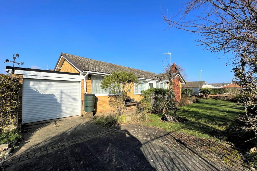 3 Bed detached bungalow for sale