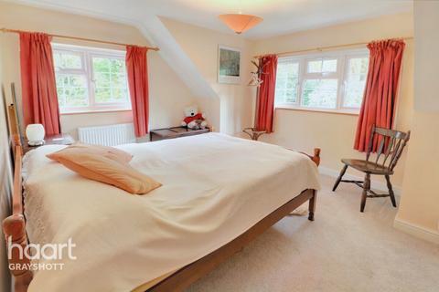 The Green Finger School Road, Grayshott, Hindhead, GU26 6LR