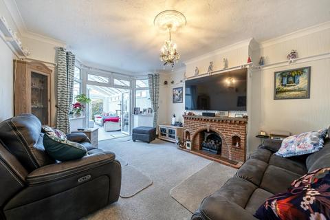 25 The Lees, Croydon, CR0 8AR