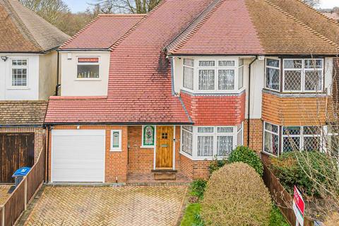25 The Lees, Croydon, CR0 8AR