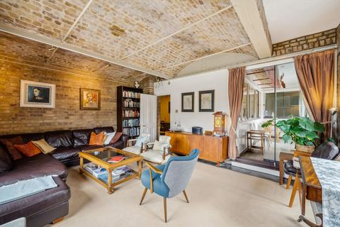 2 bedroom apartment for sale, Ivory House, St Katharine Docks, London, E1W