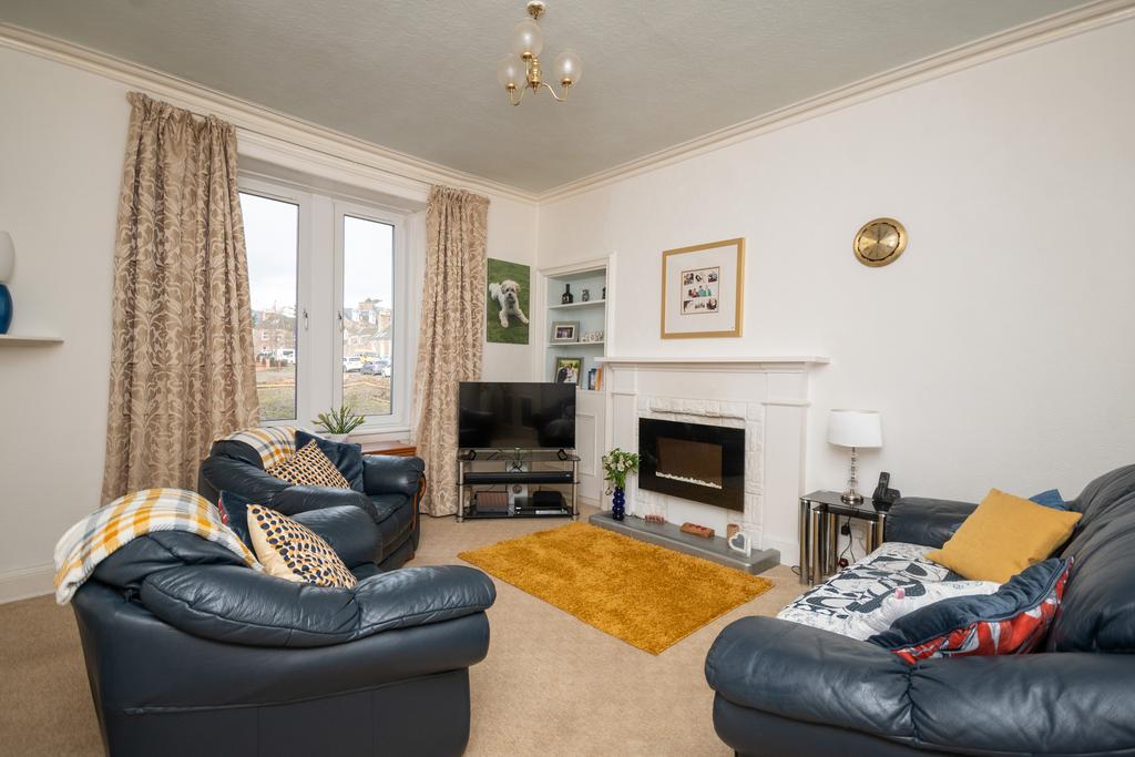 King Street, Crieff PH7 3 bed flat £90,000