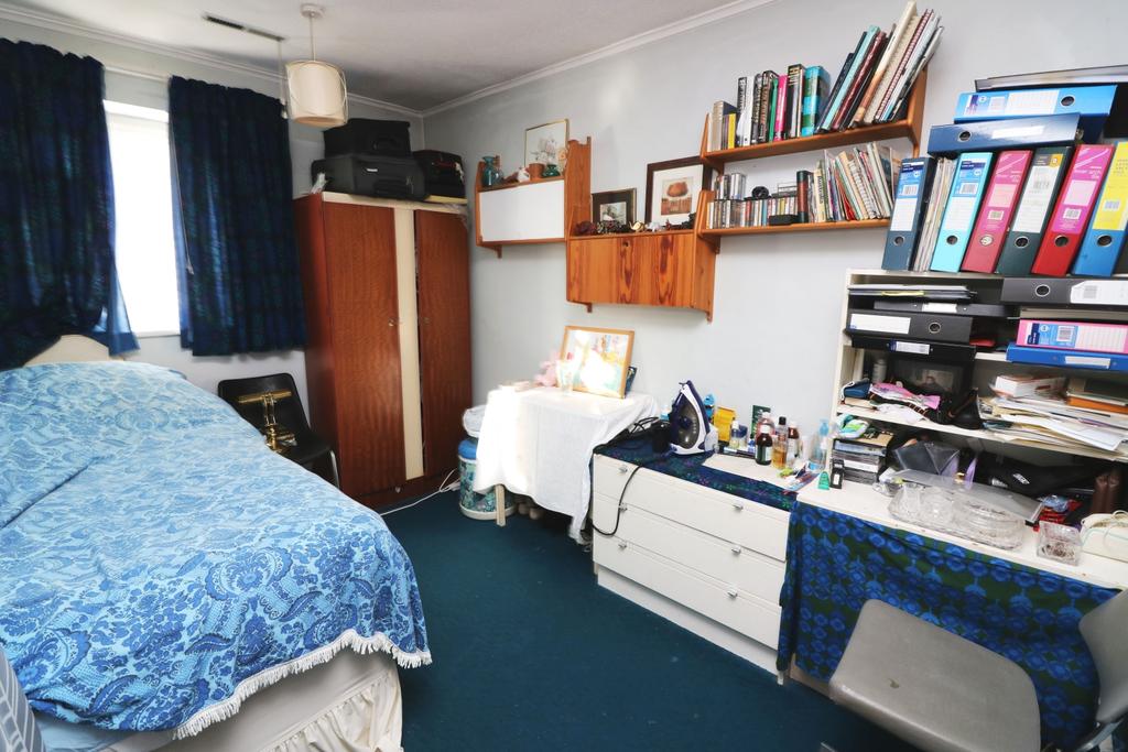 30 Manor Leaze B3