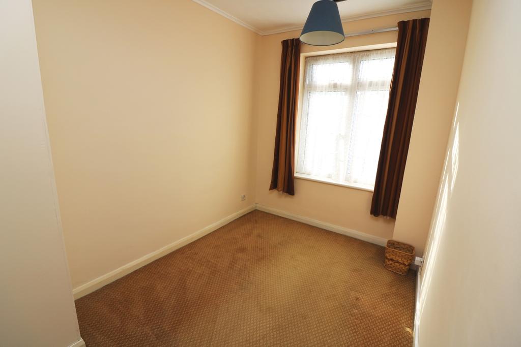 30 Manor Leaze B4