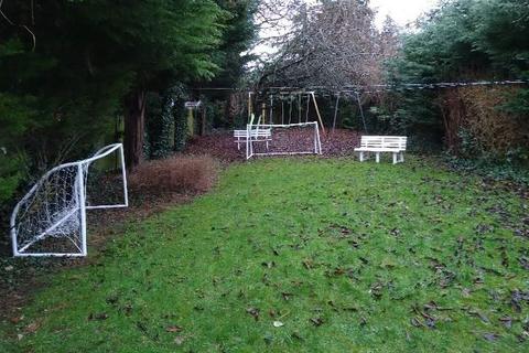 28 Hazelwood, Loughton, IG10 4ET