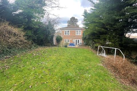 28 Hazelwood, Loughton, IG10 4ET