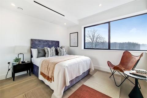 4 bedroom semi-detached house to rent, Gulliver Place, Off Woodside Avenue, London