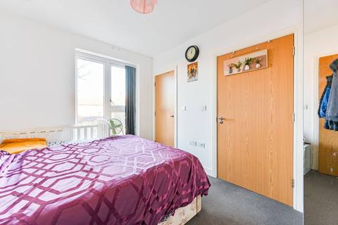 2 bedroom flat for sale, Goshawk Court, Sudbury, Greenford, UB6