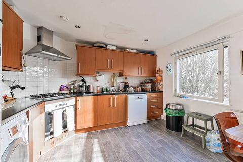 2 bedroom flat for sale, Winkfield Road, Wood Green, London, N22