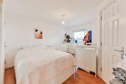 2 bedroom flat for sale, Winkfield Road, Wood Green, London, N22
