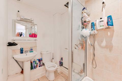2 bedroom flat for sale, Winkfield Road, Wood Green, London, N22