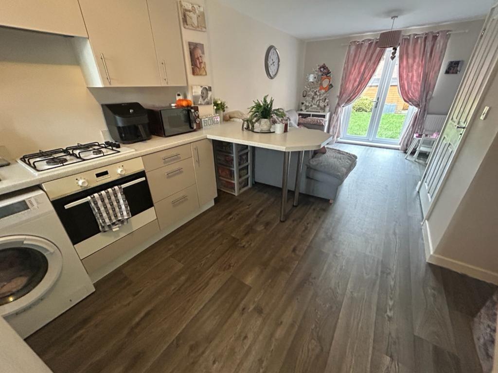 Ffordd Penrhyn, Barry CF62 5DH 2 bed terraced house for sale - £215,000