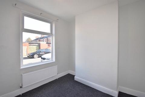 2 bedroom terraced house to rent, Nicholson Street, Hull, HU5