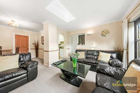 4 bedroom terraced house for sale, Vernon Road, Sevenkings, Ilford, IG3