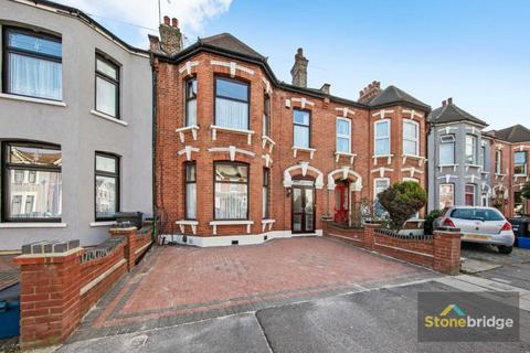 4 bedroom terraced house for sale, Vernon Road, Sevenkings, Ilford, IG3