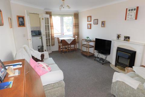 1 bedroom retirement property for sale, Beaulieu Road, Dibden Purlieu SO45