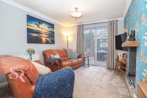 71 Beard Crescent, New Mills, High Peak, SK22 4LJ