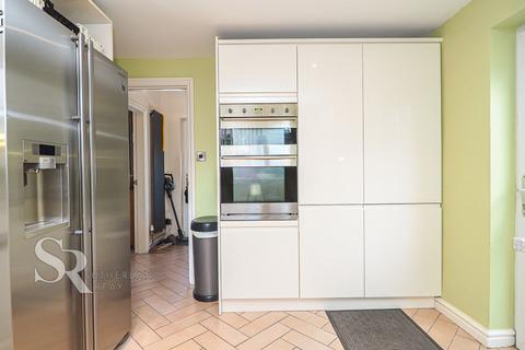 71 Beard Crescent, New Mills, High Peak, SK22 4LJ
