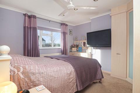 71 Beard Crescent, New Mills, High Peak, SK22 4LJ