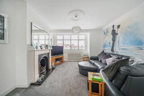 4 bedroom terraced house for sale - Larkshall Crescent, Chingford, London. E4 6NS