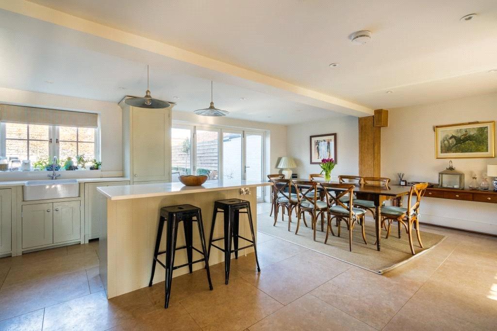 Kitchen/Dining
