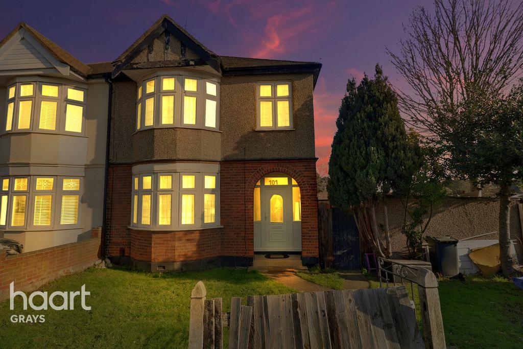 Southend Road, Grays 3 bed semidetached house for sale £450,000