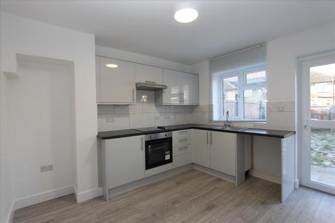 3 bedroom house to rent, Brettenham Road, London, N18