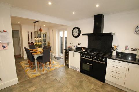146 Harrow Way, Watford, WD19 5ER