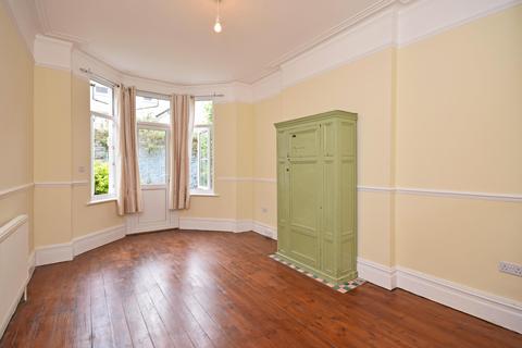 6 Stapleton Road, London, SW17 8AU