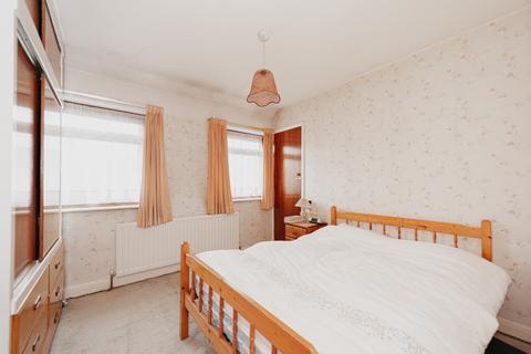 18 Oswald Road, Fetcham, Leatherhead, KT22 9TZ