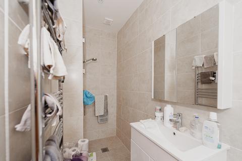 18 Oswald Road, Fetcham, Leatherhead, KT22 9TZ
