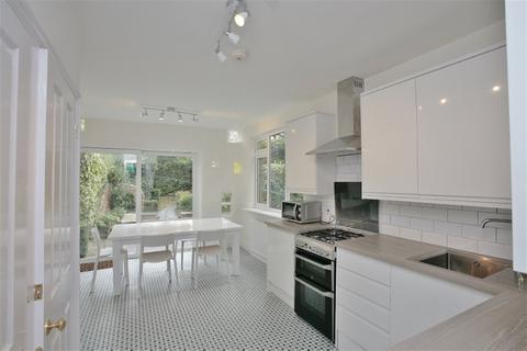 undefined, Bartlemas Road, Cowley, East Oxford, Oxfordshire, OX4