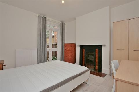 undefined, Bartlemas Road, Cowley, East Oxford, Oxfordshire, OX4