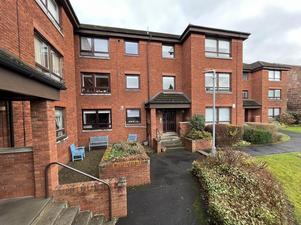 Main Street, Uddingston G71 3 bed flat £850 pcm (£196 pw)
