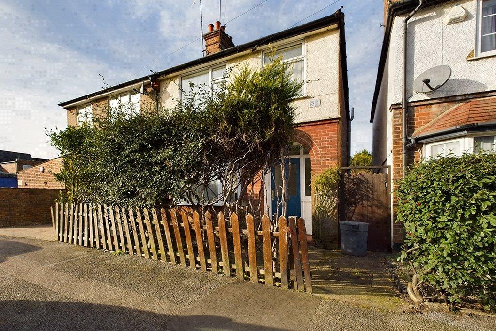 Hilliard Road, Northwood, HA6 3 bed semidetached house £625,000