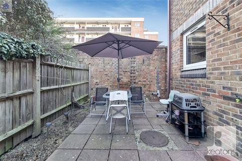 3 bedroom end of terrace house to rent, Clipper Close, Rotherhithe, London, SE16