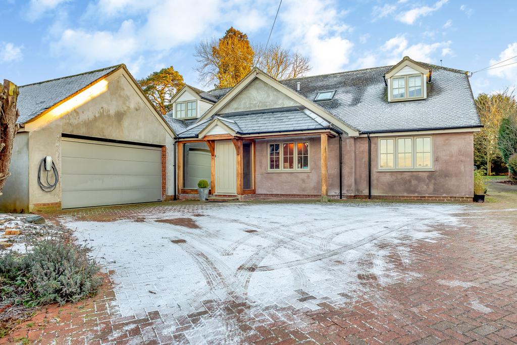 Upper Street, Tingewick, Buckingham Buckinghamshire MK18 4QH 5 bed detached house £1,000,000